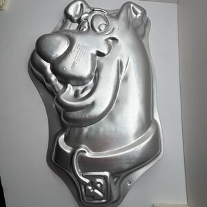 Wilton Scooby-Doo Cake Pan 1999 Hanna-Barbera Aluminum Bakeware 2105-3206 Silver